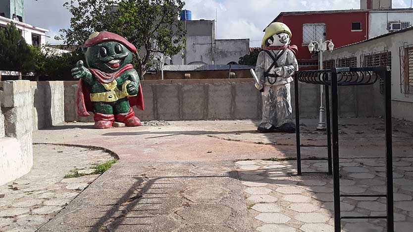 Parque infantil en el bulevar avileño con las figuras del Capitán Plin y Elpidio Valdés
