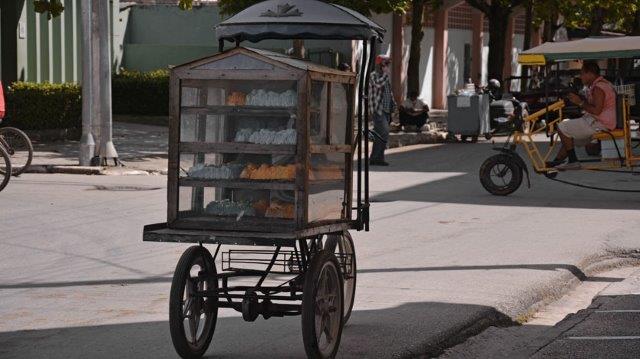 Triciclo vendedor de cakes