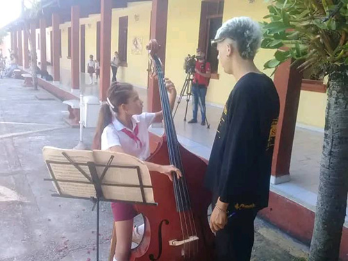 Escuela Elemental de Arte Ñola Sahig Sainz. Ciego de Ávila Escuela Elemental de Arte Ñola Sahig Sainz. Ciego de Ávila